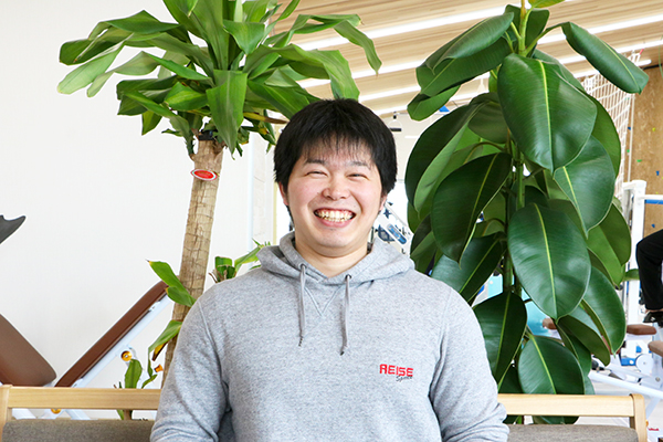 ライゼスポーツ トレーナー西畑